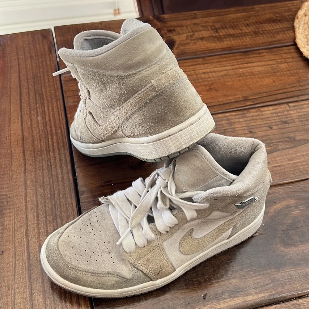 Air Jordan 1 suede women’s size 7 100% Authentic!! - Picture 3 of 6